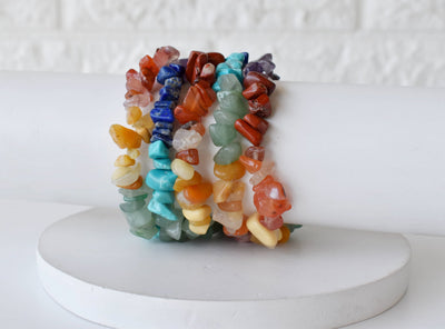 Bracelets naturels de puce de 7 chakras, bracelets lâches de puce de pierre gemme ~ bracelet de guérison de puce de chakra