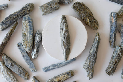 Point naturel de cristal de kyanite, points de pierres précieuses naturelles de guérison.