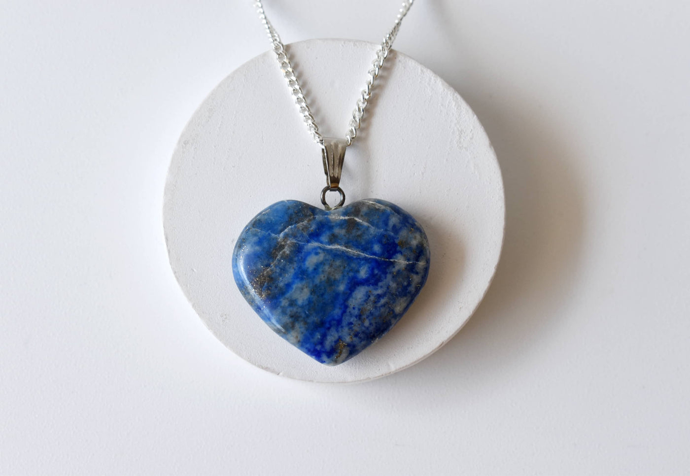 Pendentif coeur en cristal de Lapis Lazuli véritable, breloque en pierres précieuses polies, véritables colliers en forme de coeur,