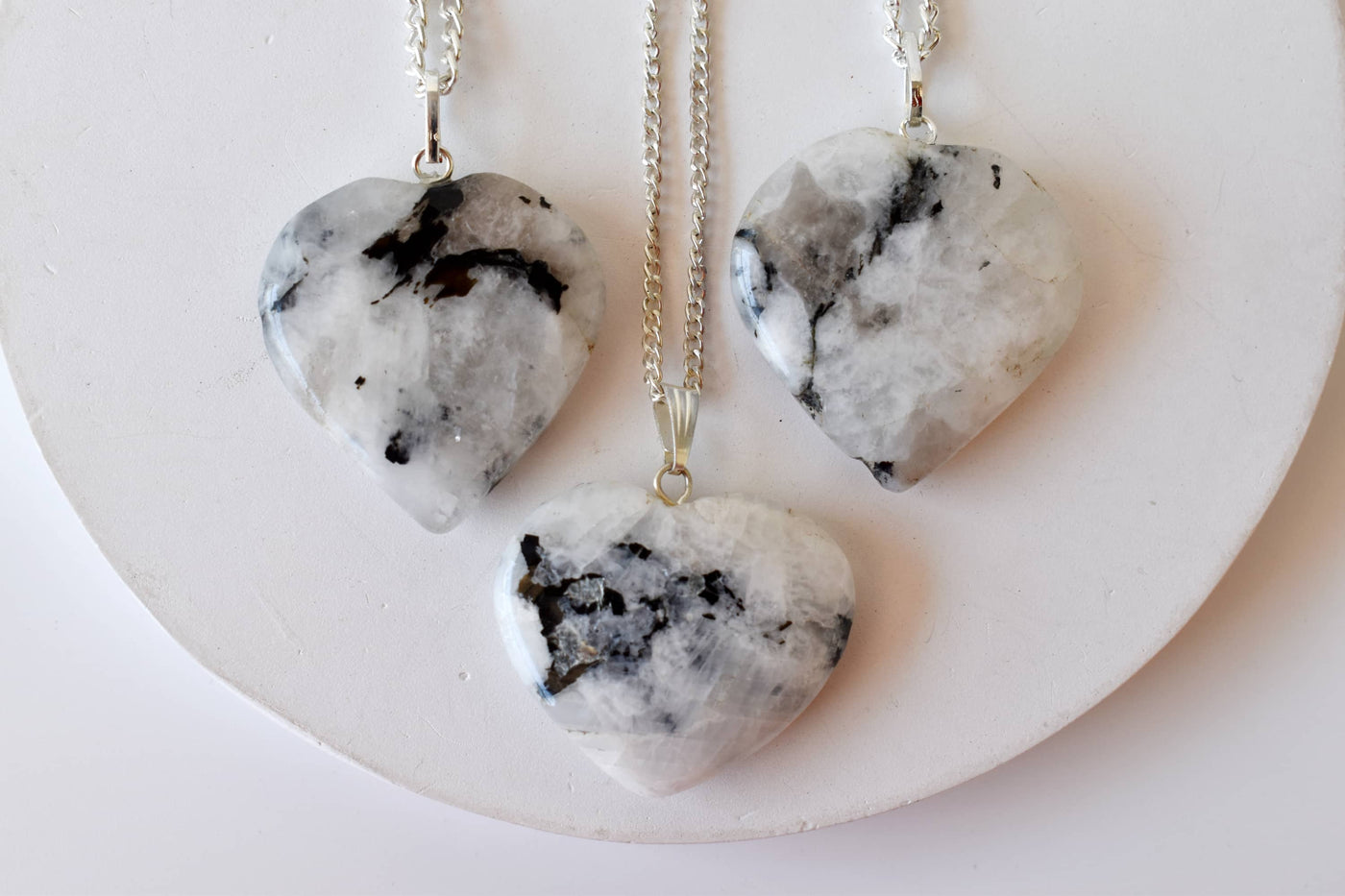 Pendentif coeur en cristal de pierre de lune arc-en-ciel naturel, véritables colliers en forme de coeur, breloque en pierre précieuse polie