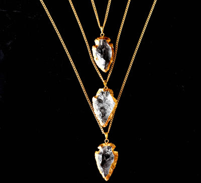 Pendentif en forme de flèche en quartz clair ~ Pendentifs en cristaux d'or galvanisés avec chaîne