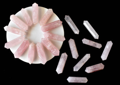 Cristal de quartz rose à double terminaison - Cristal de crayon de quartz rose à double pointe