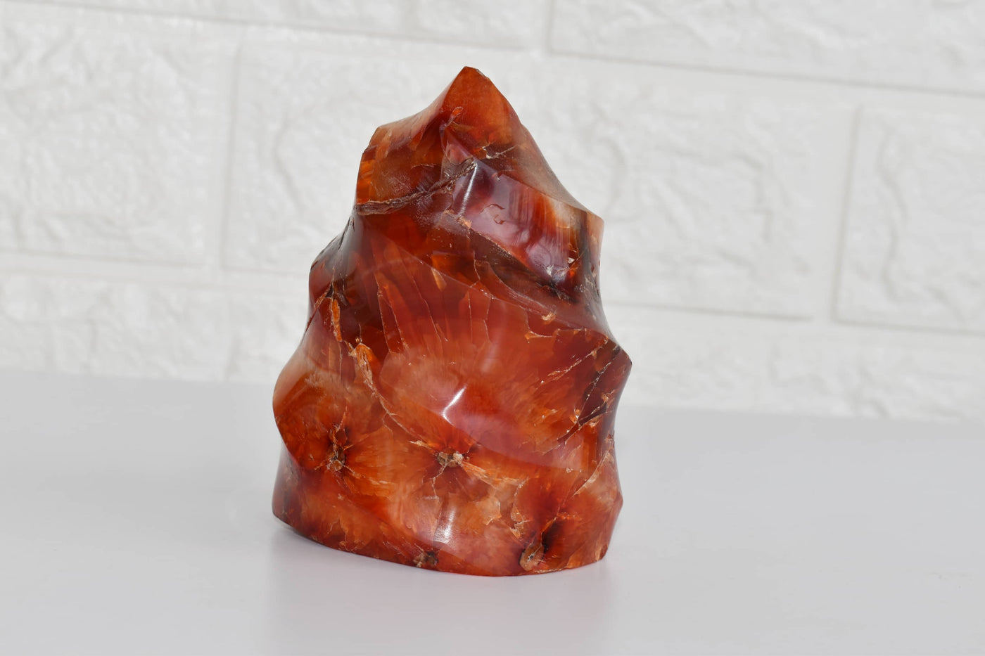 Véritable forme libre de cristal de cornaline, pierres précieuses orange rouge de base de qualité A.