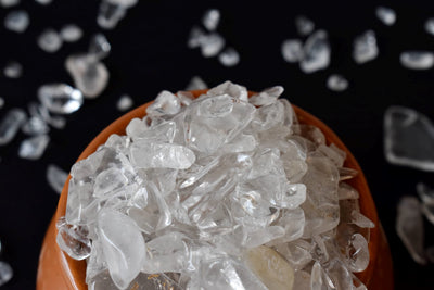 Quartz de cristal brut, éclats de cristal, éclats de pierres précieuses non percés dans un paquet de 4 oz, 1/2 lb, 1 lb