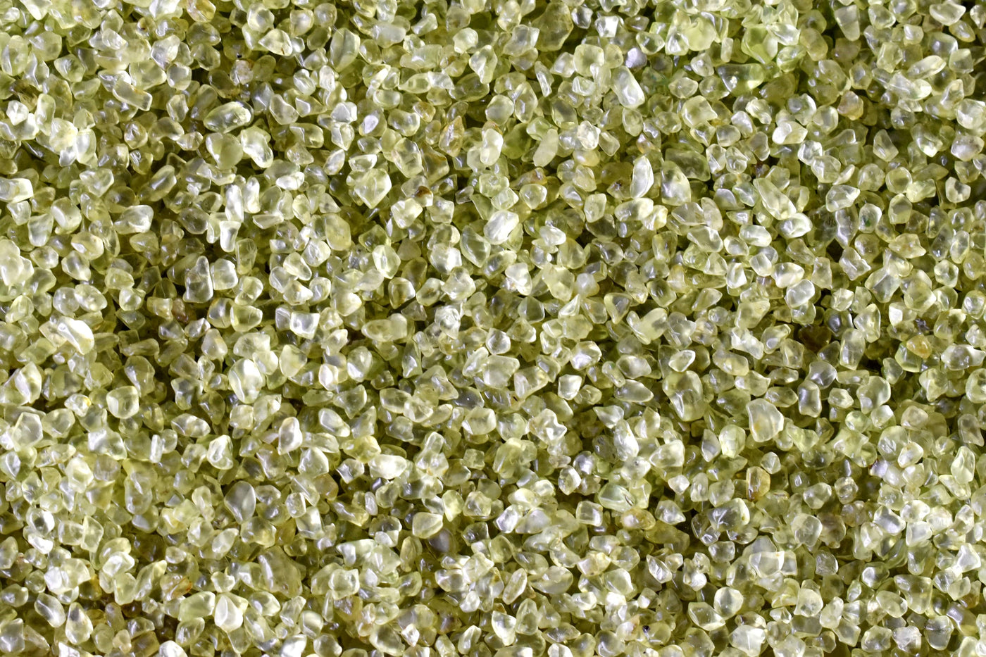 Chips de cristal de péridot brut, chips de pierres précieuses non percées dans un paquet de 4 oz, 1/2 lb, 1 lb
