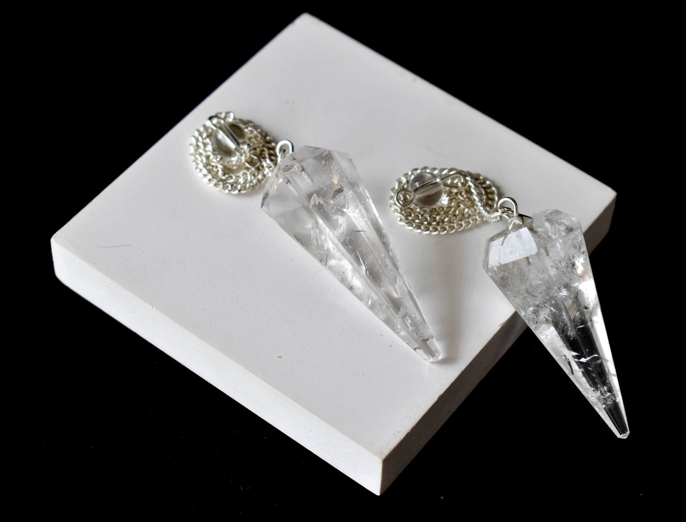 <transcy>Pendule à cône à facettes en cristal de quartz Pendule en cristal de radiesthésie de guérison</transcy>