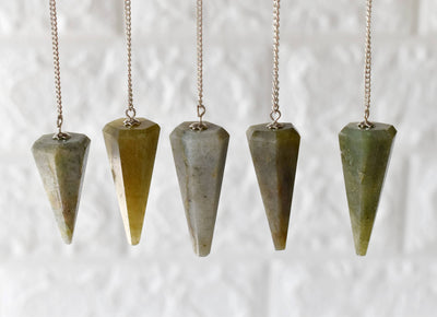 Green Aventurine Pendulum (Cleansing and Stress Relief)