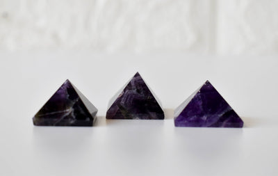 Pyramide de cristal d'améthyste ~ Pyramide d'améthyste pour la guérison, la grille de cristal et l'équilibrage des chakras