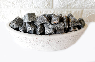 Pierres naturelles brutes de rutile noir 1 pouce de morceaux de cristal brut de rutile noir en taille de paquet 4 oz, 1/2 lb, 1 lb.