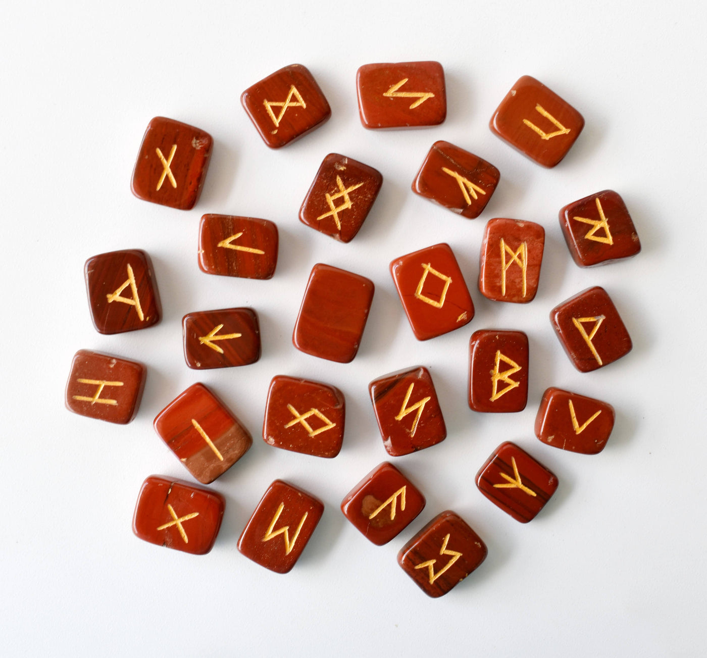 Ensembles de runes de jaspe rouge avec pochette en velours noir et carte runique, ensemble de runes Elder Futhrak