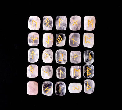 Ensembles de runes de quartz rose avec pochette en velours noir et carte runique, ensemble de runes Elder Futhrak