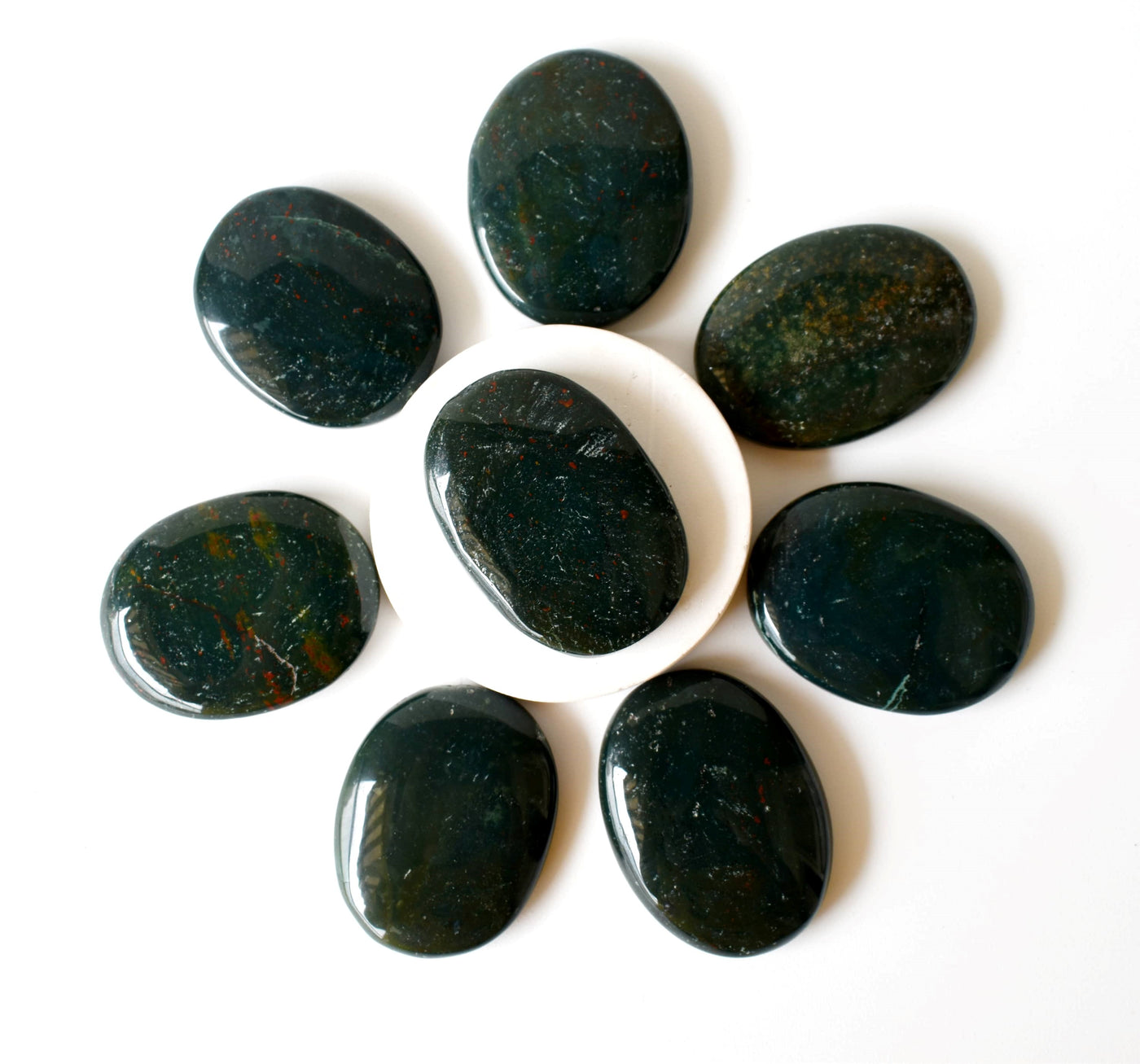 Bloodstone Worry Stone pour la guérison des cristaux (Pocket Palm Stone / Thumb Stone)