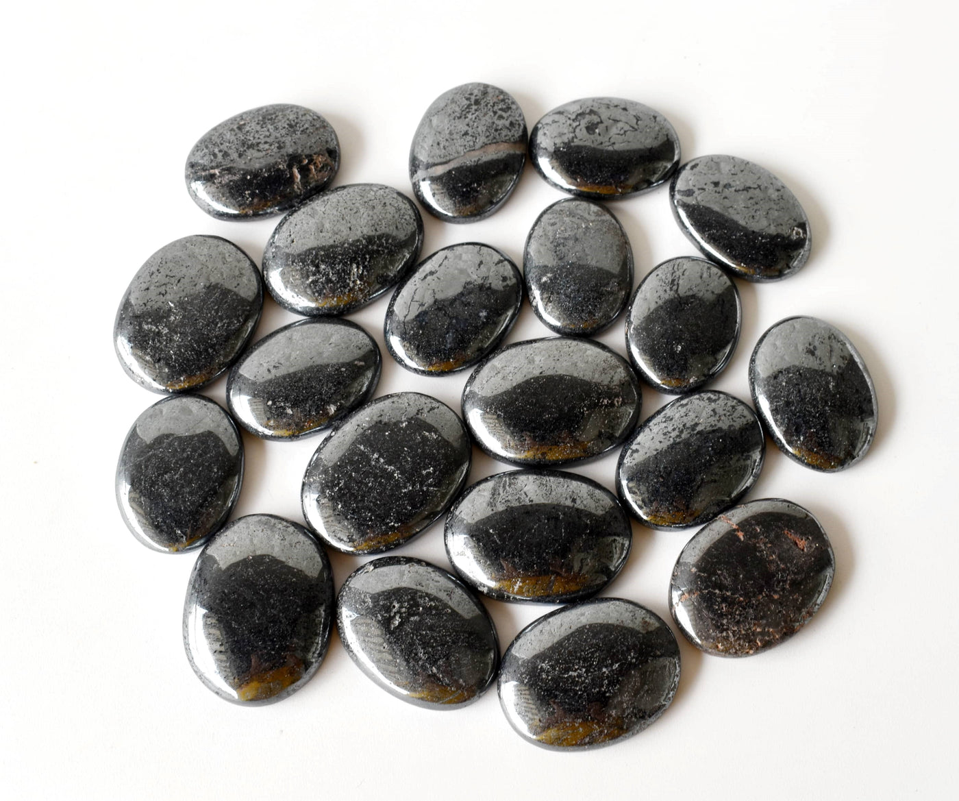 Hématite Worry Stone pour la guérison des cristaux (Pocket Palm Stone / Thumb Stone)