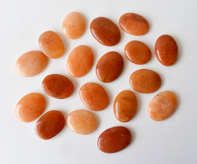 Pierre d'inquiétude en aventurine orange pour la guérison des cristaux (Pocket Palm Stone / Thumb Stone)