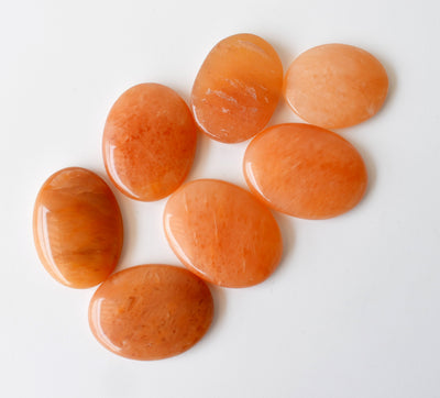 Pierre d'inquiétude en aventurine orange pour la guérison des cristaux (Pocket Palm Stone / Thumb Stone)