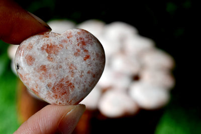 Sunstone Heart Crystal, Puffy Mini Cœur en cristal de poche de 1 pouce
