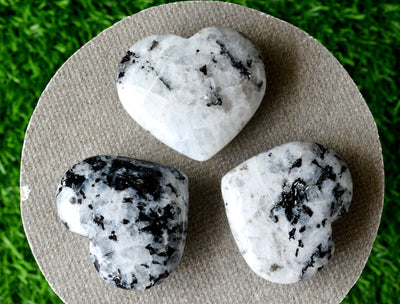 Cristal poli de coeur de pierre de lune d'arc-en-ciel, coeur de poche de 2 pouces grand coeur en cristal gonflé