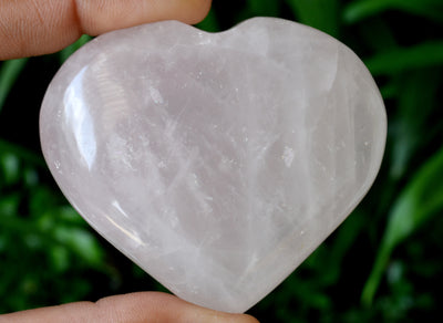 Cristal de cœur de quartz rose poli, cœur de poche de 5,1 cm, grand cœur en cristal gonflé.