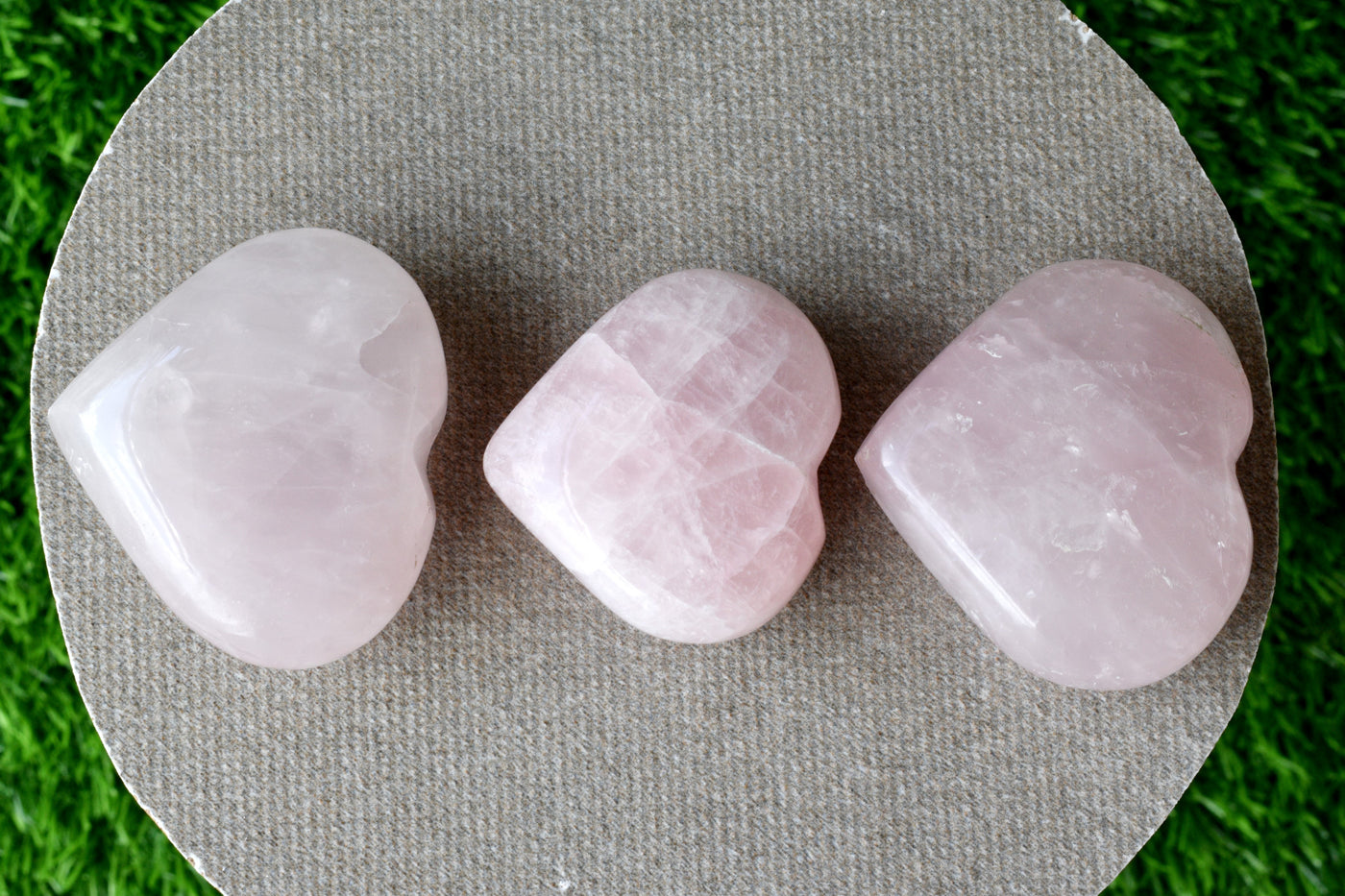Cristal de cœur de quartz rose poli, cœur de poche de 5,1 cm, grand cœur en cristal gonflé.