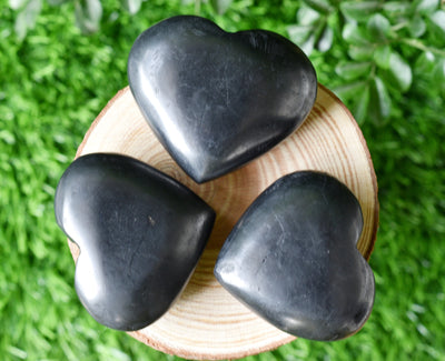 Cristal de cœur noir shungite poli, cœur de poche de 5,1 cm, grand cœur en cristal gonflé.