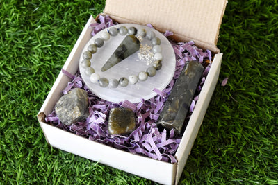 Coffret cadeau en cristal de labradorite pour un soutien et une protection émotionnels, véritables pierres précieuses polies.