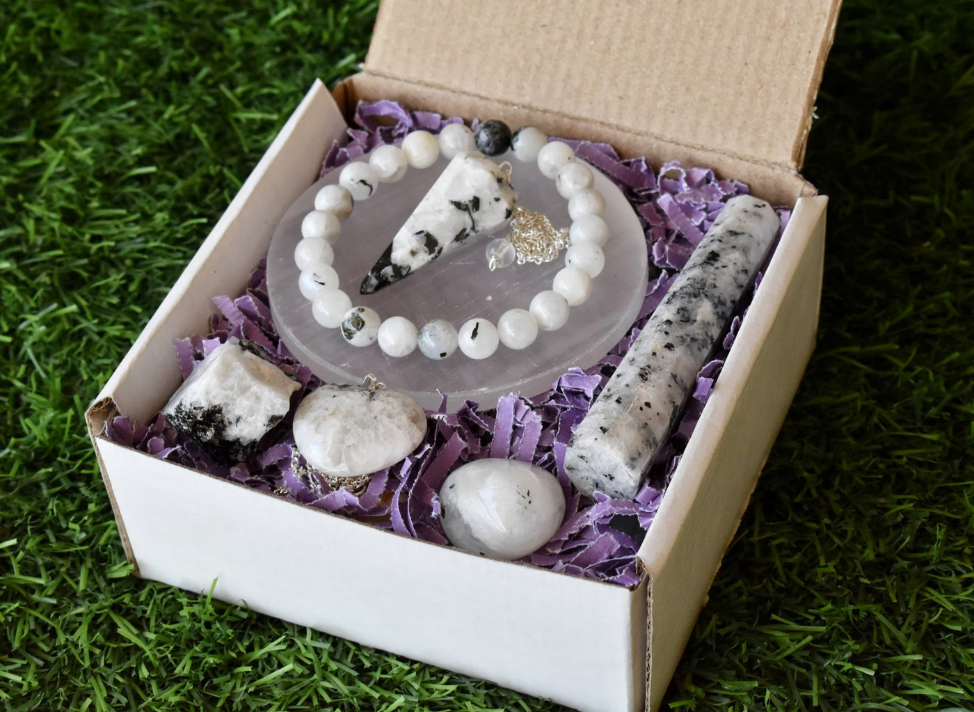 Coffret cadeau en cristal de pierre de lune arc-en-ciel pour un soutien et une protection émotionnels, véritables pierres précieuses polies.