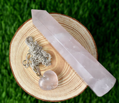 Coffret cadeau en cristal de quartz rose pour un soutien et une protection émotionnels, véritables pierres précieuses polies.