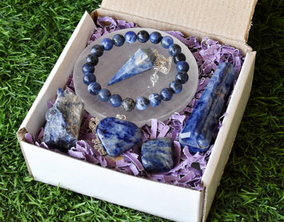 Coffret cadeau en cristal de sodalite pour un soutien et une protection émotionnels, véritables pierres précieuses polies.