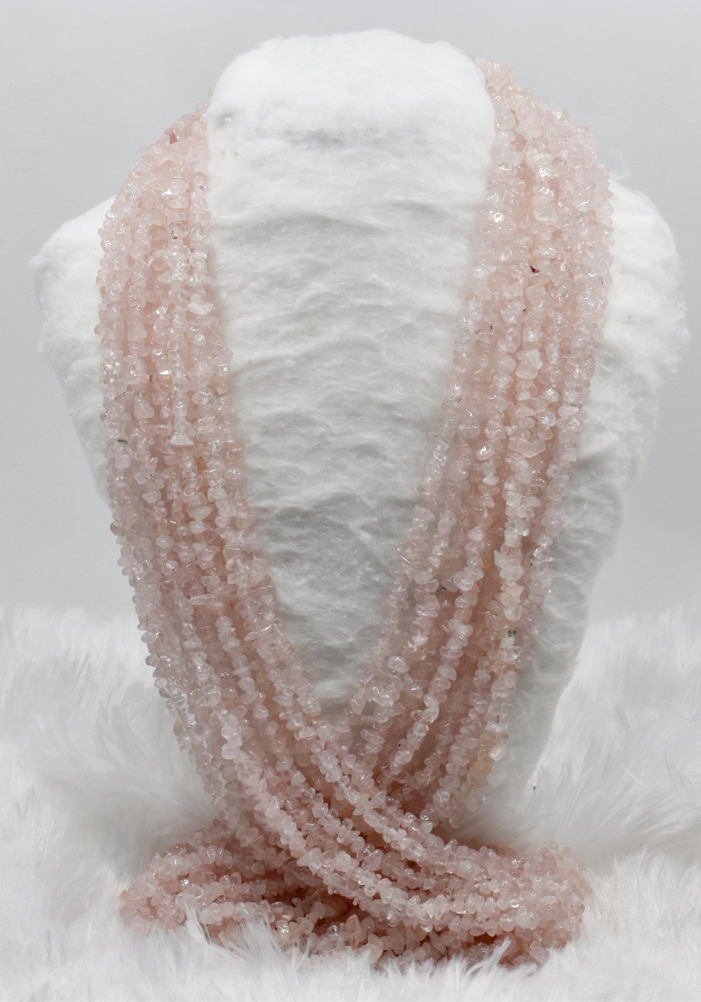 Perles non coupées de quartz rose brut, perles de pierre brute en vrac.